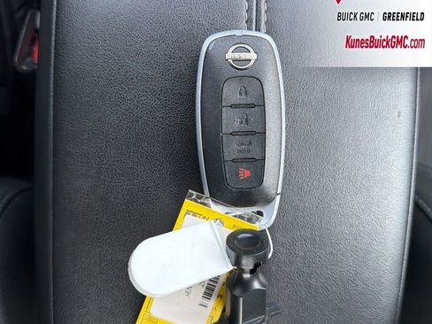 Used 2025 Nissan Sentra SV image 40