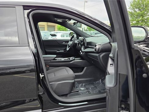 Used 2025 Chevrolet Equinox LT AWD/4WD image 31