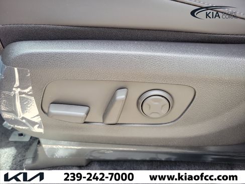 New 2026 Kia Carnival FWD image 23