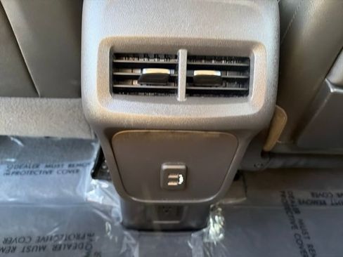 Used 2024 GMC Terrain SLT FWD image 25