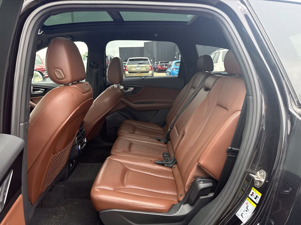 Used 2018 Audi Q7 3.0T Prestige w/ Prestige Package AWD/4WD image 11