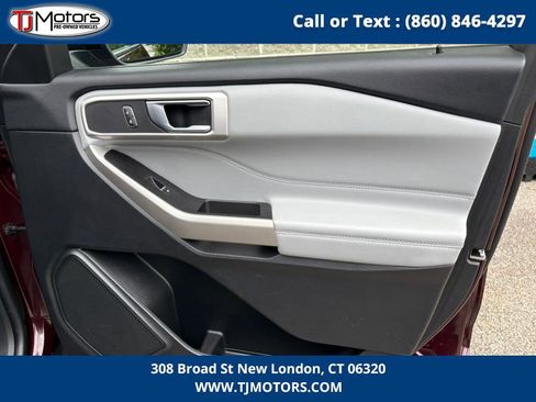 Used 2022 Ford Explorer XLT w/ Equipment Group 202A image 24