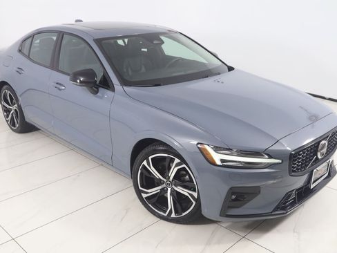 Used 2023 Volvo S60 B5 Plus AWD/4WD image 19