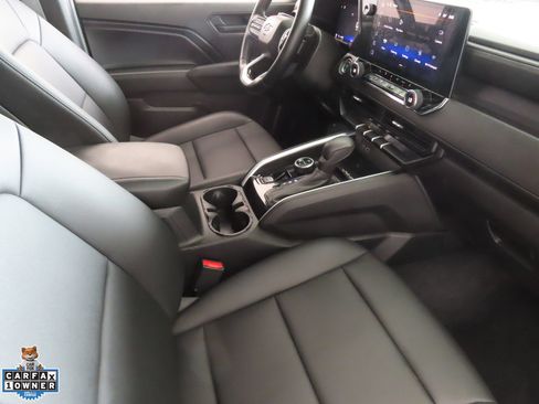 Used 2025 Chevrolet Colorado Trail Boss AWD/4WD image 24