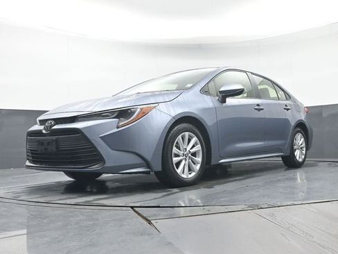 Used 2023 Toyota Corolla LE w/ LE Convenience Package image 27
