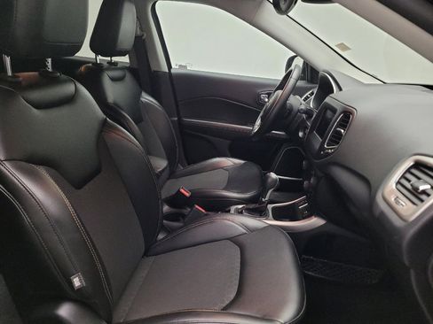 Used 2018 Jeep Compass Latitude w/ Popular Equipment Group FWD image 21