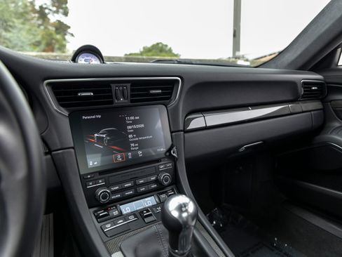 Certified 2018 Porsche 911 GT3 RWD image 37