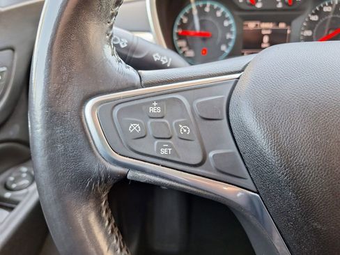 Used 2018 Chevrolet Equinox LT image 19