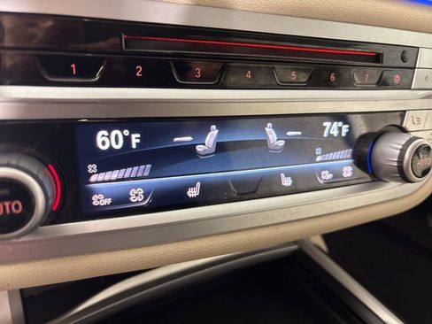 Used 2020 BMW 740i image 25