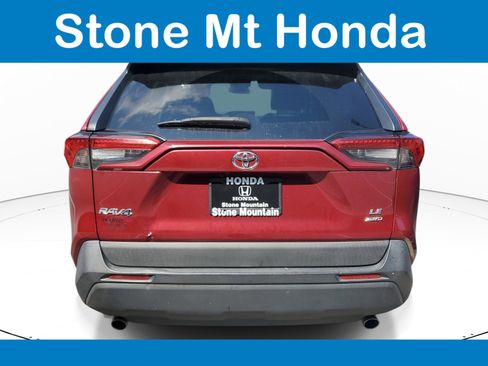 Used 2020 Toyota RAV4 LE AWD/4WD image 8