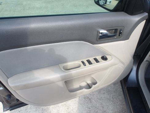 Used 2012 Ford Fusion SE image 18