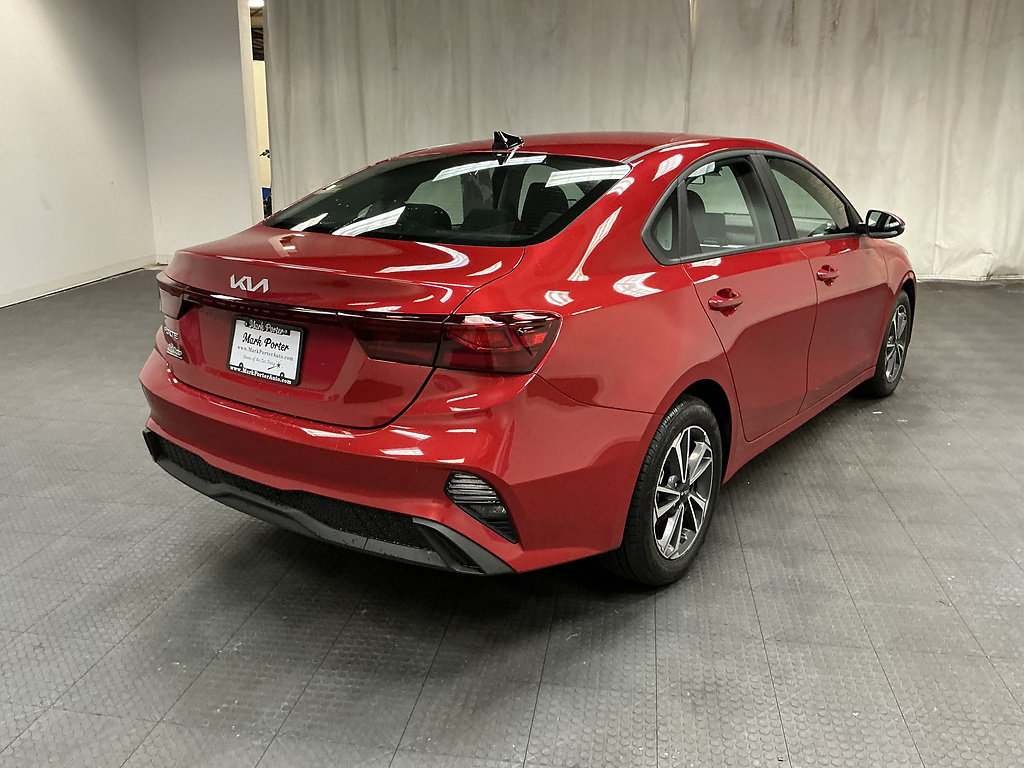 Used 2024 Kia Forte LXS w/ LXS Technology Package FWD image 5