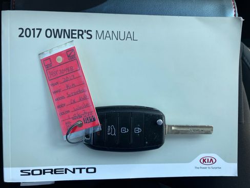 Used 2017 Kia Sorento AWD image 38