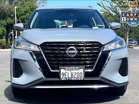 Used 2023 Nissan Kicks SV FWD image 3