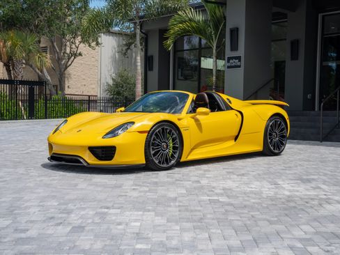 Used 2015 Porsche 918 Spyder AWD/4WD image 17