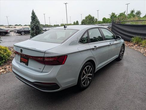 Certified 2025 Volkswagen Jetta SE w/ Sunroof Package FWD image 5