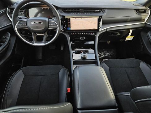 New 2026 Jeep Grand Cherokee L 2WD image 9