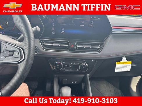 Used 2025 Chevrolet TrailBlazer RS w/ Convenience Package AWD/4WD image 11