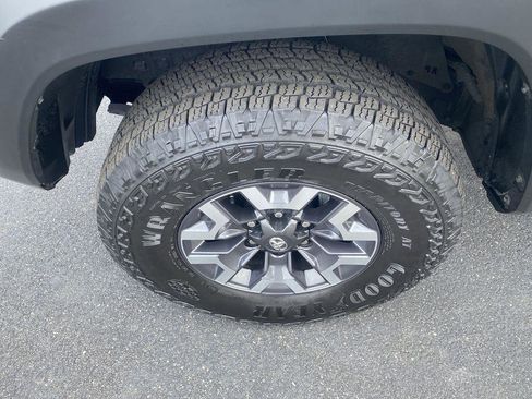 Used 2023 Toyota Tacoma TRD Off-Road image 10