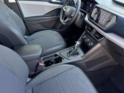 Used 2022 Volkswagen Taos SE image 16