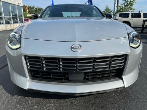 Used 2023 Nissan Z w/ Floor Mat Package (L93) RWD image 9