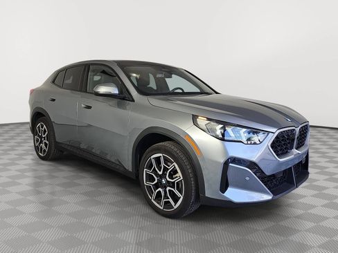 Used 2026 BMW X2 xDrive28i AWD/4WD image 2