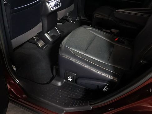 Used 2019 Toyota Highlander Limited Platinum AWD/4WD image 32