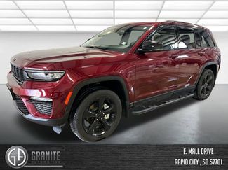 Used 2025 Jeep Grand Cherokee Limited w/ Black Appearance Package AWD/4WD 360° Tour