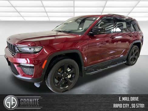 Used 2025 Jeep Grand Cherokee Limited w/ Black Appearance Package AWD/4WD image 1