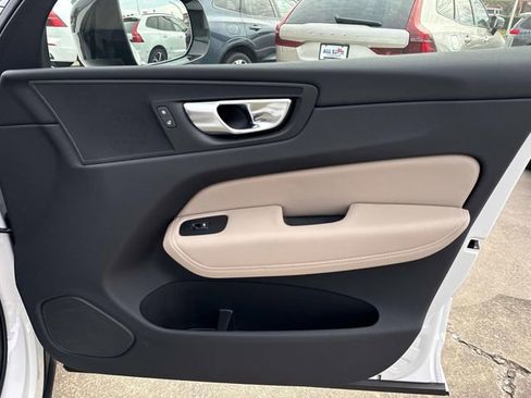New 2026 Volvo XC60 B5 Plus w/ Climate Package image 17