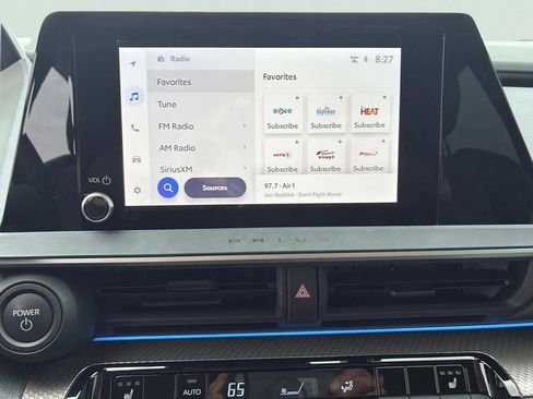 Used 2024 Toyota Prius XLE FWD image 15