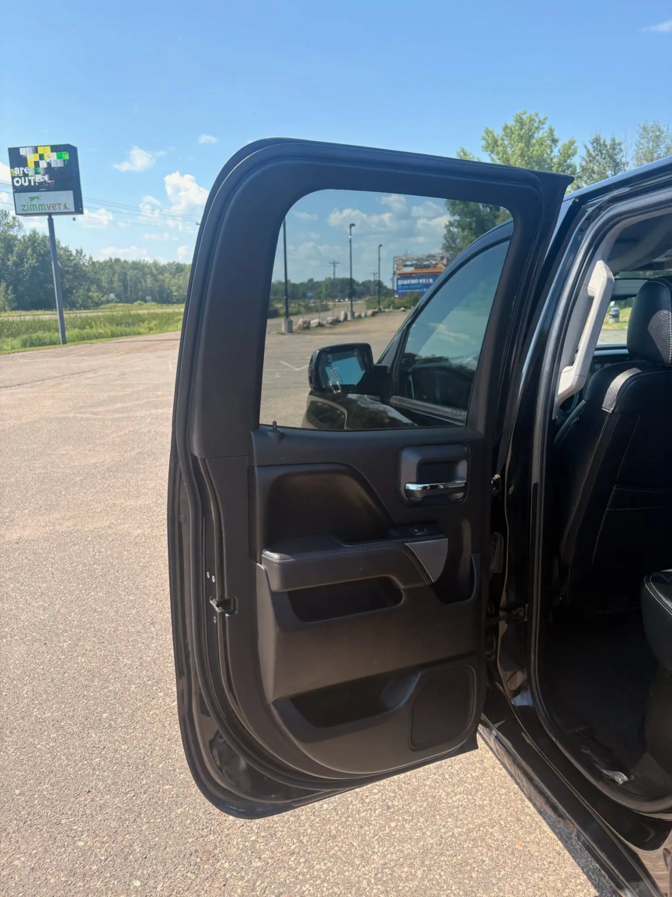 Used 2017 Chevrolet Silverado 1500 LT w/ All Star Edition AWD/4WD image 35