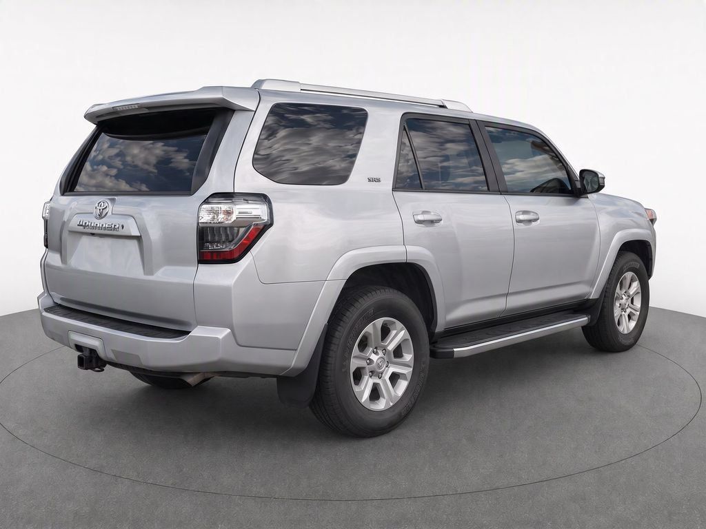 Used 2017 Toyota 4Runner SR5 Premium AWD/4WD image 5