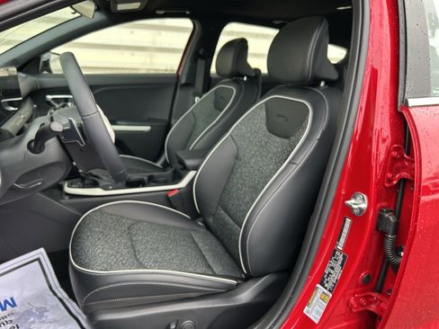 New 2025 Kia K4 GT-Line image 11