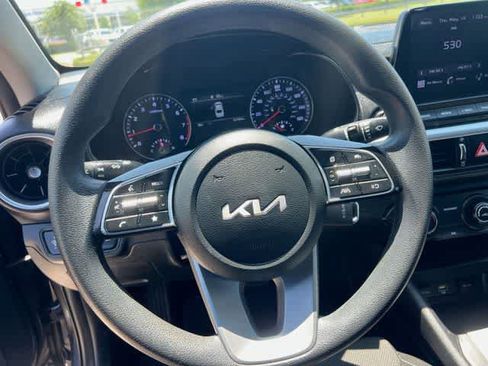 Used 2023 Kia Forte LXS w/ LXS Technology Package FWD image 17
