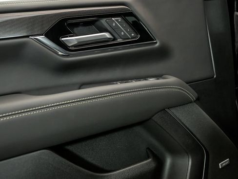 New 2026 GMC Yukon Elevation image 5