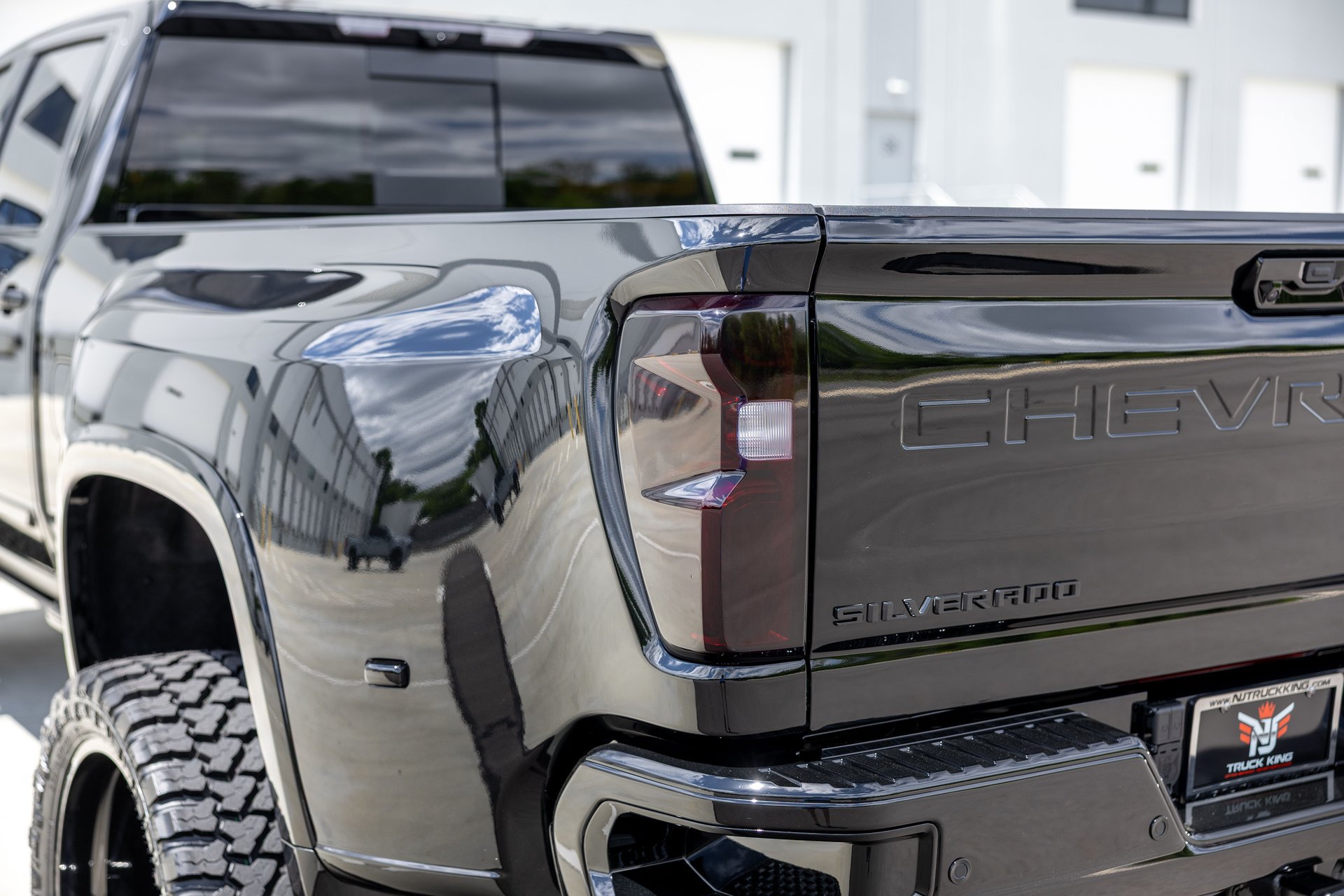 Used 2026 Chevrolet Silverado 3500 High Country w/ High Country Premium Package AWD/4WD image 20