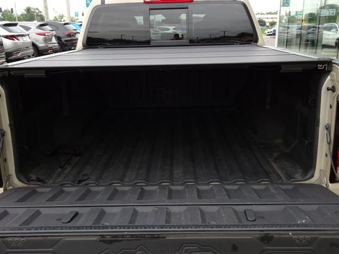 Used 2023 Chevrolet Colorado Trail Boss w/ Technology Package AWD/4WD image 8