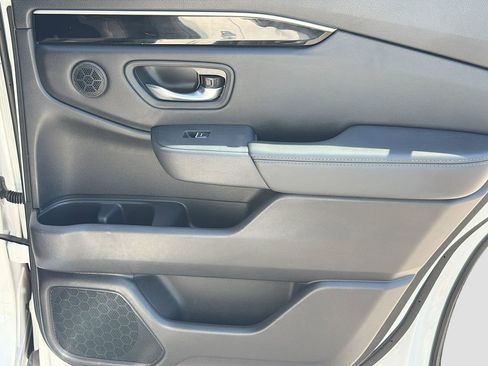Used 2025 Honda Pilot EX-L image 29