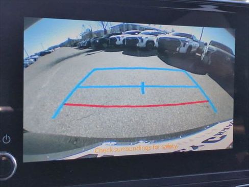 Certified 2025 Toyota Sienna LE image 19