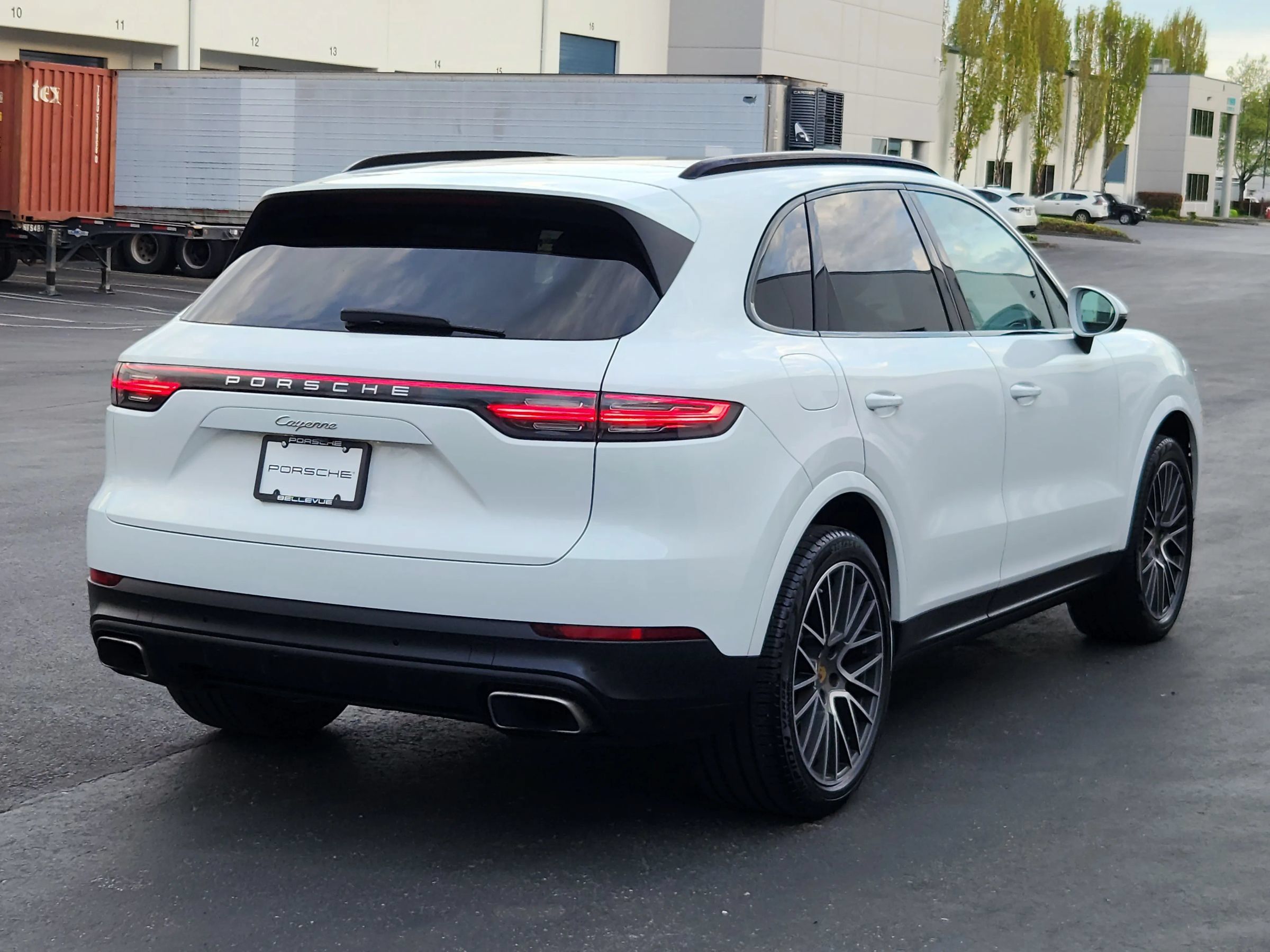 Used 2020 Porsche Cayenne w/ Premium Package Plus AWD/4WD image 4