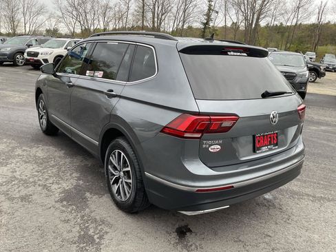 Used 2020 Volkswagen Tiguan SE w/ Panoramic Sunroof Package AWD/4WD image 3