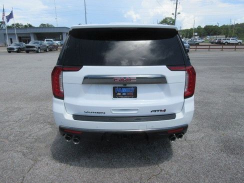 Used 2024 GMC Yukon XL AT4 w/ Technology Package AWD/4WD image 6