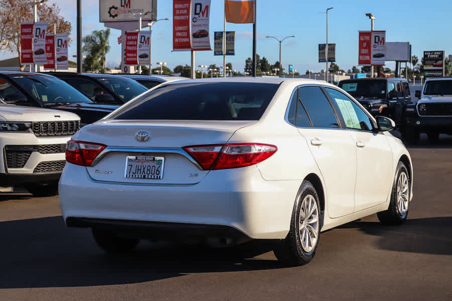 Used 2015 Toyota Camry LE FWD image 4