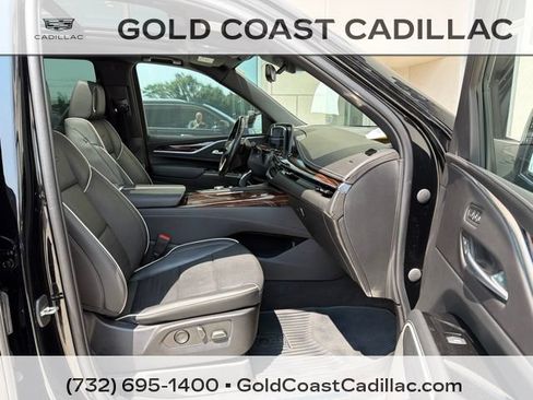 Used 2023 Cadillac Escalade Premium Luxury AWD/4WD image 7