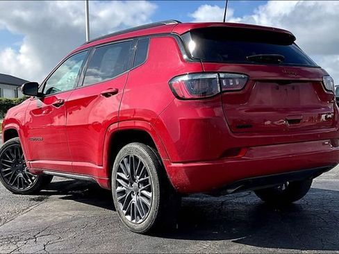 Used 2023 Jeep Compass Limited AWD/4WD image 3