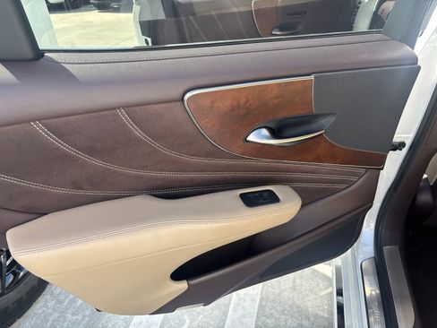 Used 2020 Lexus LS 500 RWD image 14