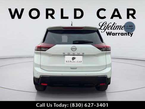 Used 2025 Nissan Rogue S FWD image 4