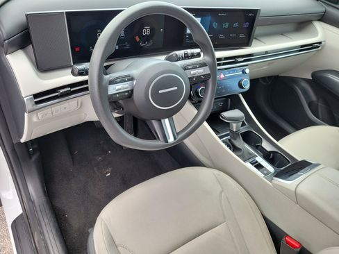 Used 2025 Hyundai Tucson SEL FWD image 13