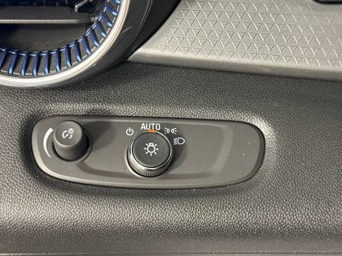 Used 2024 Chevrolet Trax LT FWD image 19